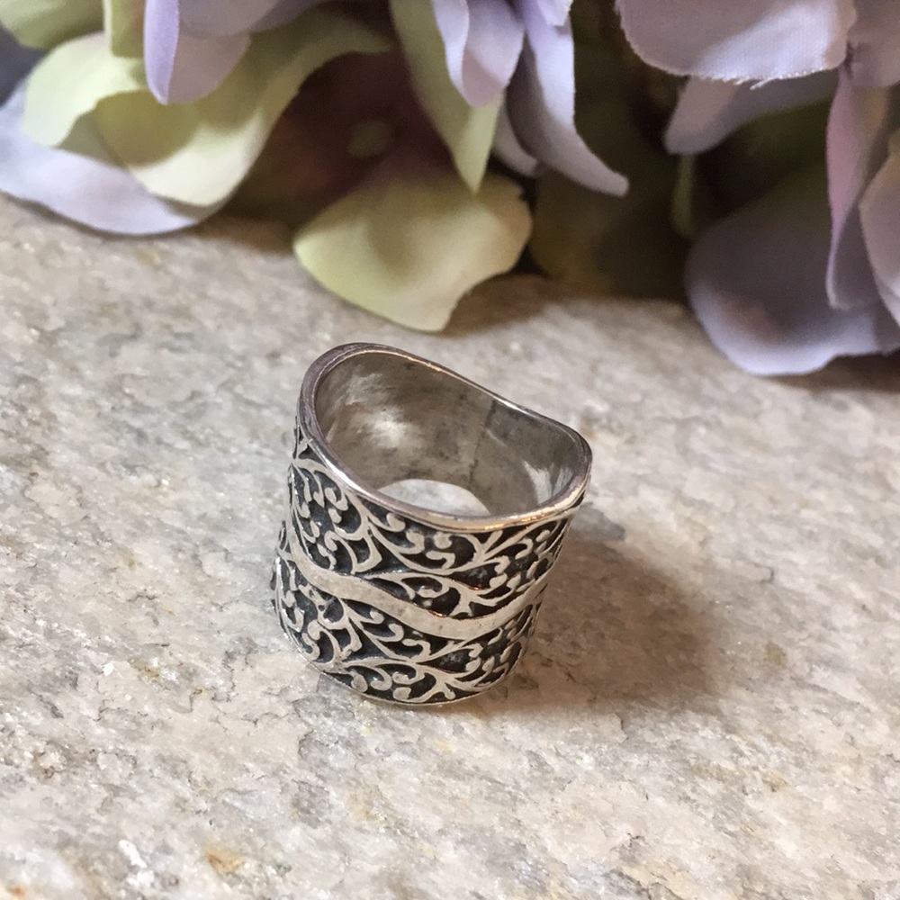 Silpada Silver and Black Intricate Ring